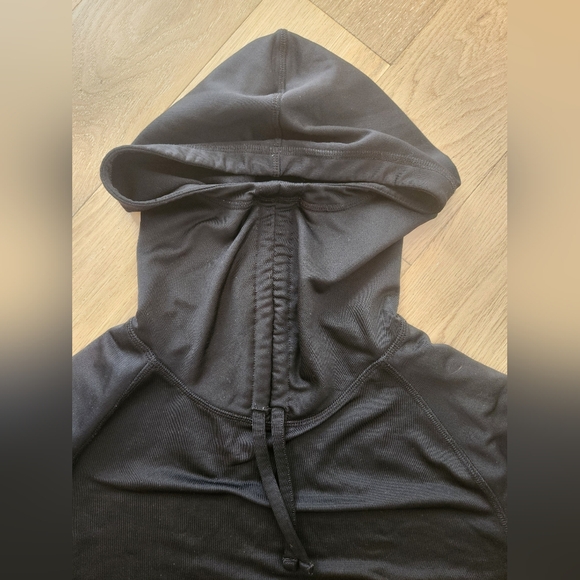 OLD NAVY | Active wear with built in neck warmer - Picture 5 of 8